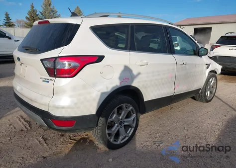 2018 Ford Escape Titanium из США, поврежденный, VIN 1FMCU9J93JUD48013